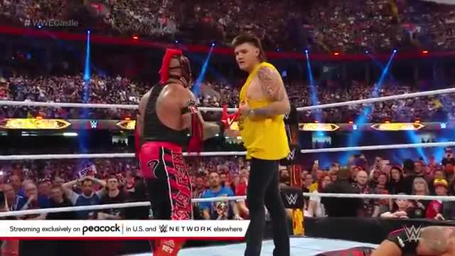 dominik-betrays-his-father-rey-mysterio-wwe-cla