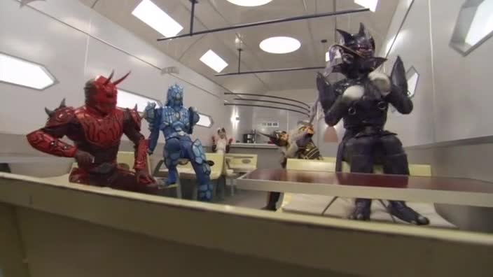 Kamen Rider Den-O Episodio 29: El Suertudo Espectáculo del Horror