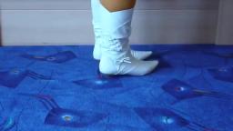 Jana shows her Gracedland heel boots creme