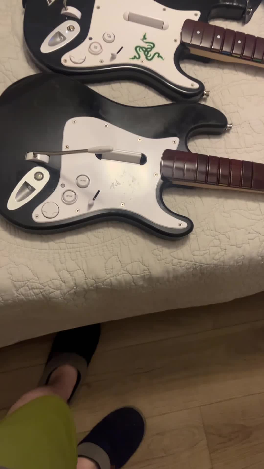 Comparing the Xbox one and Xbox 360 rockband guitars