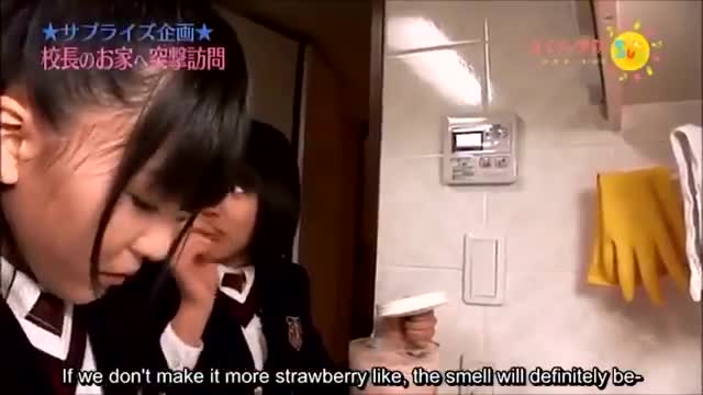 nene eats the strawberry