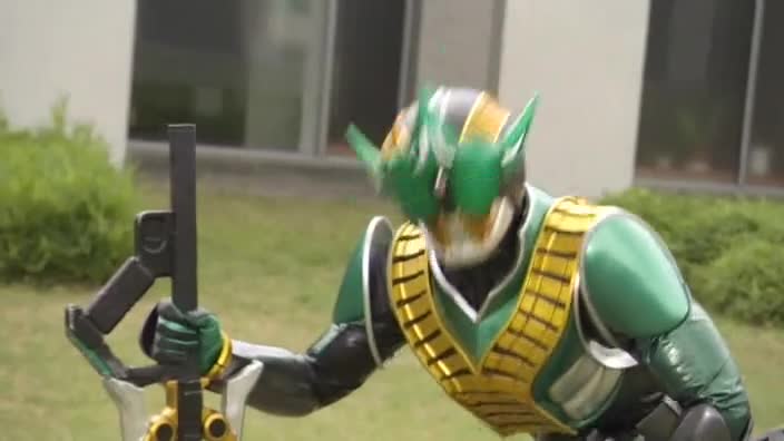 Kamen Rider Den-O Episodio 27: Horario de Alteración del Colmillo